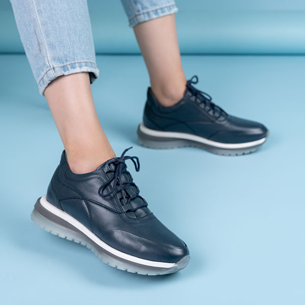 مناسب ترین کفش های دانشجویی